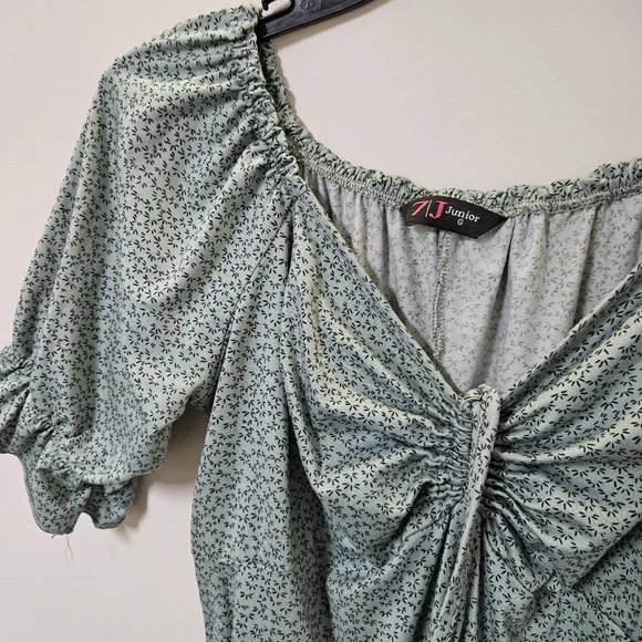 7 Junior Green Short Sleeve Dress with Tie Front Size G - Picture 10 of 13